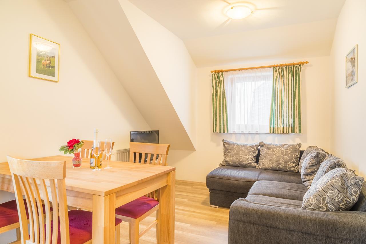 Hansalagut Farm stay